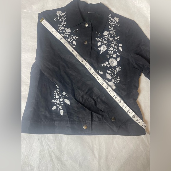 Via seta embroidered snap button blouse shirts size 8 - Picture 8 of 9